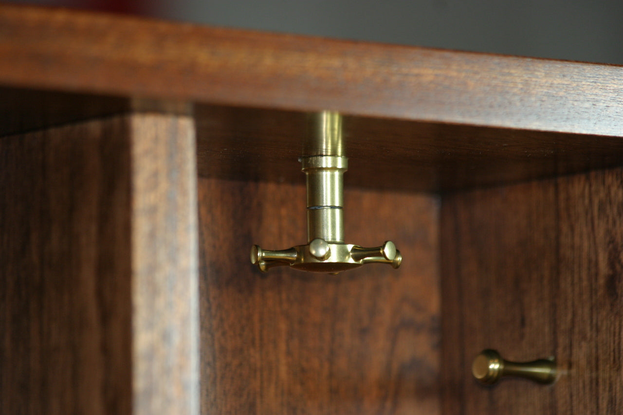 Shown together with MC-510 Necklace hanger.