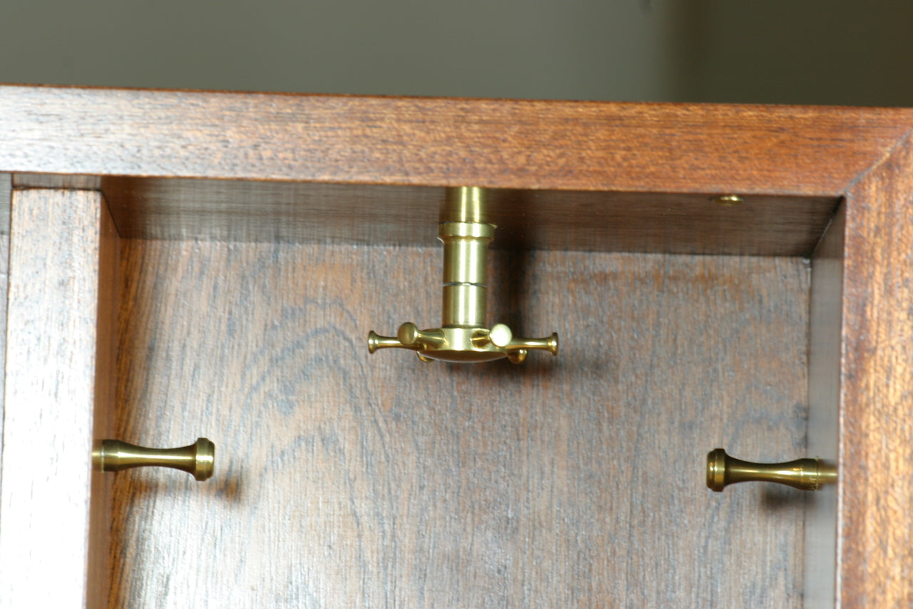 Shown here with MC-437 single post hangers.